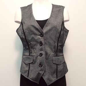 4️⃣/$2️⃣9️⃣ Suzy Shier grey v neck 4 button vest